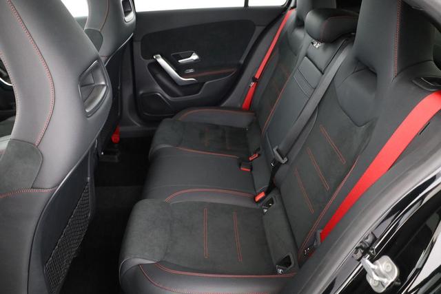 Mercedes-Benz A 35 AMG 4Matic (177.051) 4M, Pano, Night, Kamera, Multibeam, Distronic, Navi, Parklenk 