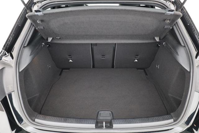 Mercedes-Benz A 35 AMG 4Matic (177.051) 4M, Pano, Night, Kamera, Multibeam, Distronic, Navi, Parklenk 