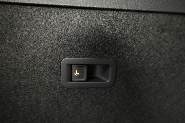 Cupra Formentor 1.5 eTSI 110 kW DSG, Matrix, AHK, Navi, AreaView, Side, el. Klappe, Winter, 5 J.-Garantie 