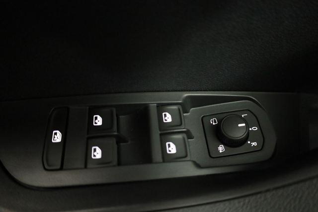 Skoda Karoq Sportline 1.5 TSI DSG Sportline, AHK, Navi, CANTON, Matrix, AreaView, Side, Kamera, el. Klappe, FS-beheizbar 