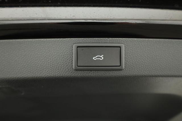 Skoda Karoq Sportline 1.5 TSI DSG Sportline, AHK, Navi, CANTON, Matrix, AreaView, Side, Kamera, el. Klappe, FS-beheizbar 