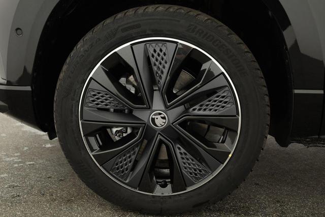 Skoda Karoq Sportline 1.5 TSI DSG Sportline, AHK, Navi, CANTON, Matrix, AreaView, Side, Kamera, el. Klappe, FS-beheizbar 