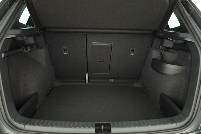 Skoda Karoq Sportline 1.5 TSI DSG Sportline, AHK, Navi, CANTON, Matrix, AreaView, Side, Kamera, el. Klappe, FS-beheizbar 