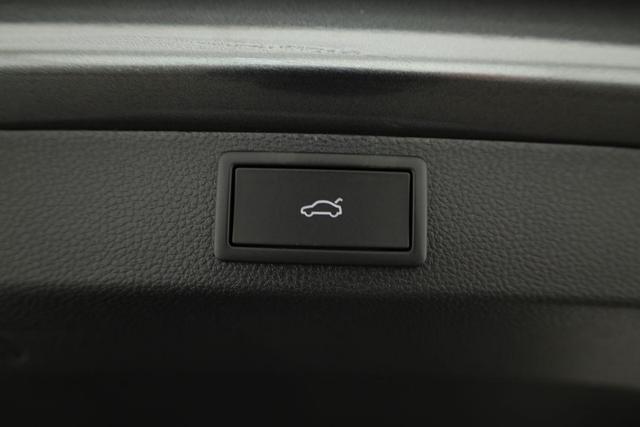 Skoda Karoq Sportline 1.5 TSI DSG Sportline, AHK, Navi, CANTON, Matrix, AreaView, Side, Kamera, el. Klappe, FS-beheizbar 