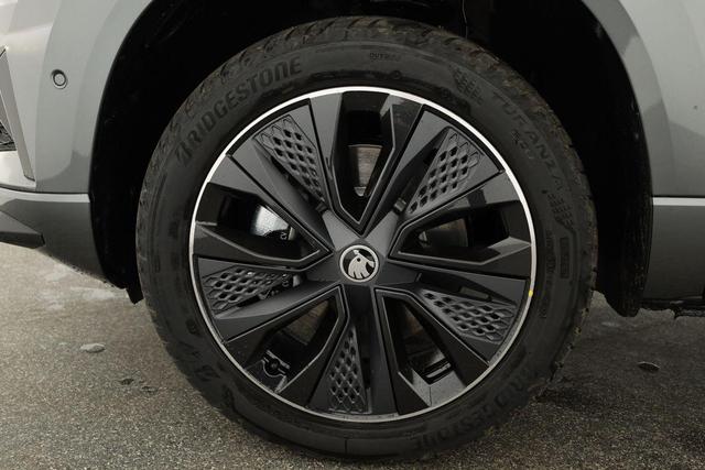 Skoda Karoq Sportline 1.5 TSI DSG Sportline, AHK, Navi, CANTON, Matrix, AreaView, Side, Kamera, el. Klappe, FS-beheizbar 