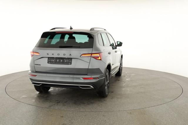 Skoda Karoq Sportline 1.5 TSI DSG Sportline, AHK, Navi, CANTON, Matrix, AreaView, Side, Kamera, el. Klappe, FS-beheizbar 