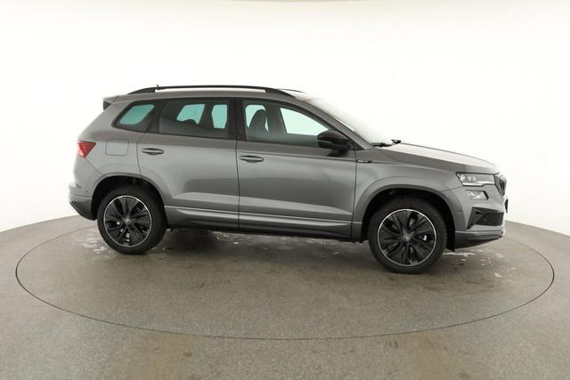 Skoda Karoq Sportline 1.5 TSI DSG Sportline, AHK, Navi, CANTON, Matrix, AreaView, Side, Kamera, el. Klappe, FS-beheizbar 