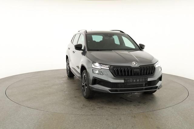Skoda Karoq Sportline 1.5 TSI DSG Sportline, AHK, Navi, CANTON, Matrix, AreaView, Side, Kamera, el. Klappe, FS-beheizbar 