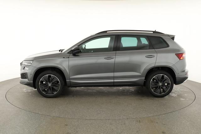 Skoda Karoq Sportline 1.5 TSI DSG Sportline, AHK, Navi, CANTON, Matrix, AreaView, Side, Kamera, el. Klappe, FS-beheizbar 