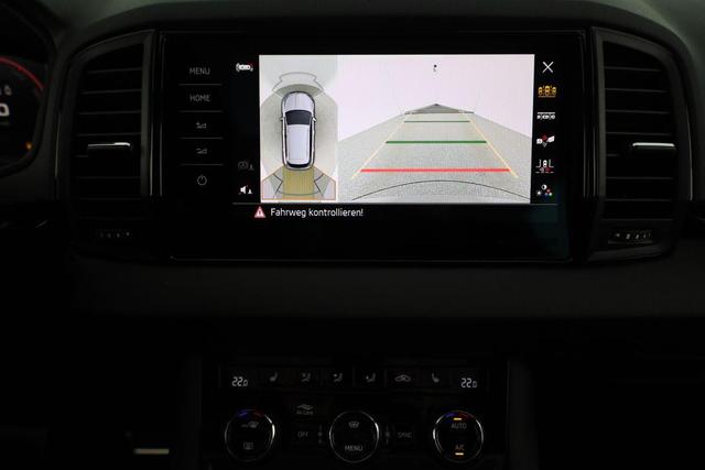 Skoda Karoq Sportline 1.5 TSI DSG Sportline, Pano, AHK, Navi, CANTON, Matrix, AreaView, Side, FS-beheizbar, 19-Zoll 