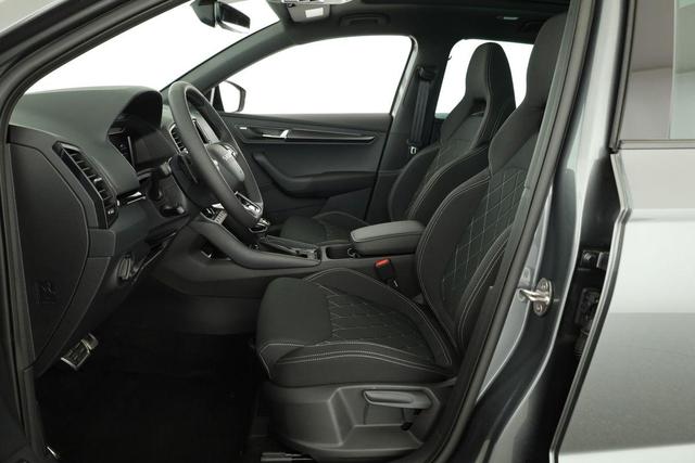 Skoda Karoq Sportline 1.5 TSI DSG Sportline, Pano, AHK, Navi, CANTON, Matrix, AreaView, Side, FS-beheizbar, 19-Zoll 