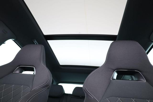 Skoda Karoq Sportline 1.5 TSI DSG Sportline, Pano, AHK, Navi, CANTON, Matrix, AreaView, Side, FS-beheizbar, 19-Zoll 