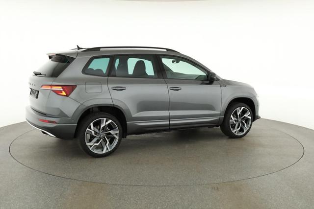 Skoda Karoq Sportline 1.5 TSI DSG Sportline, Pano, AHK, Navi, CANTON, Matrix, AreaView, Side, FS-beheizbar, 19-Zoll 