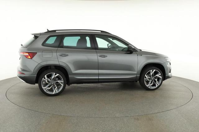 Skoda Karoq Sportline 1.5 TSI DSG Sportline, Pano, AHK, Navi, CANTON, Matrix, AreaView, Side, FS-beheizbar, 19-Zoll 