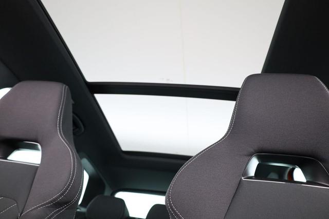 Skoda Karoq Sportline 1.5 TSI DSG Sportline, Pano, AHK, Navi, CANTON, Matrix, AreaView, Side, FS-beheizbar, 19-Zoll 