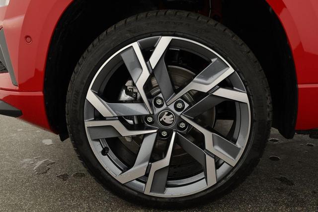 Skoda Karoq Sportline 1.5 TSI DSG Sportline, Pano, AHK, Navi, CANTON, Matrix, AreaView, Side, FS-beheizbar, 19-Zoll 