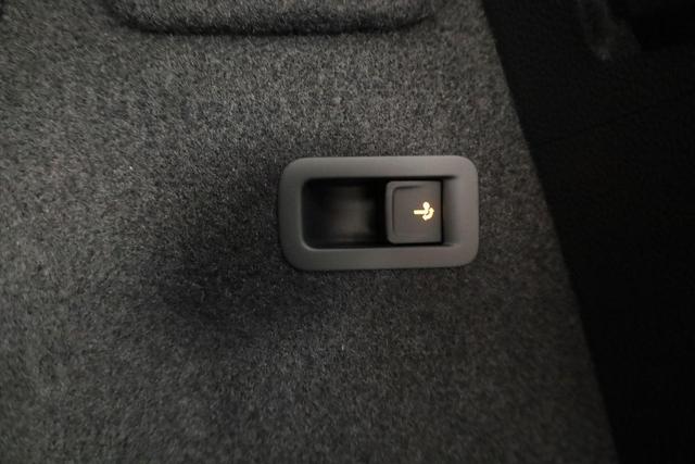 Skoda Karoq Sportline 4x4 2.0 TDI DSG Sportline, AHK, Navi, Matrix, AreaView, Side, Kamera, el. Klappe, FS-beheizbar, Winter 