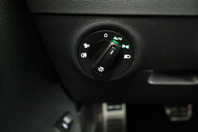 Skoda Karoq Sportline 4x4 2.0 TDI DSG Sportline, AHK, Navi, Matrix, AreaView, Side, Kamera, el. Klappe, FS-beheizbar, Winter 