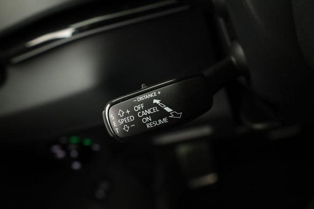 Skoda Karoq Sportline 4x4 2.0 TDI DSG Sportline, AHK, Navi, Matrix, AreaView, Side, Kamera, el. Klappe, FS-beheizbar, Winter 