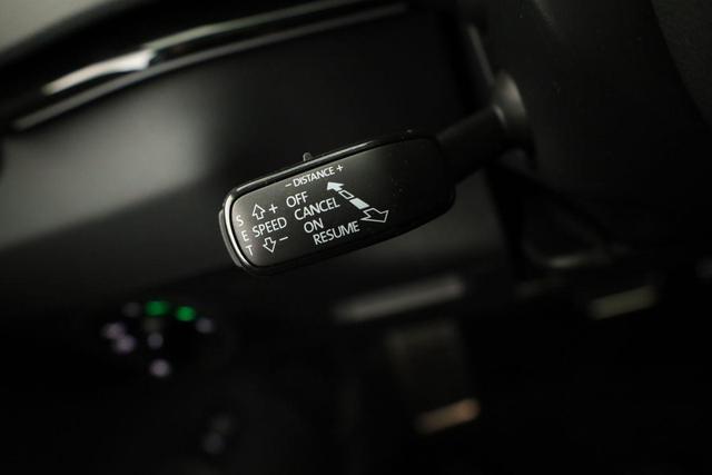 Skoda Karoq Sportline 4x4 2.0 TDI DSG Sportline, Pano, AHK, Navi, Matrix, AreaView, Side, Kamera, el. Klappe, FS-beheizbar, Winter 