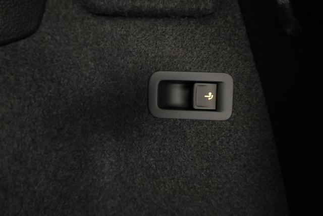 Skoda Karoq Sportline 4x4 2.0 TDI DSG Sportline, Pano, AHK, Navi, Matrix, AreaView, Side, Kamera, el. Klappe, FS-beheizbar, Winter 