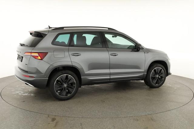 Skoda Karoq Sportline 4x4 2.0 TDI DSG Sportline, Pano, AHK, Navi, Matrix, AreaView, Side, Kamera, el. Klappe, FS-beheizbar, Winter 