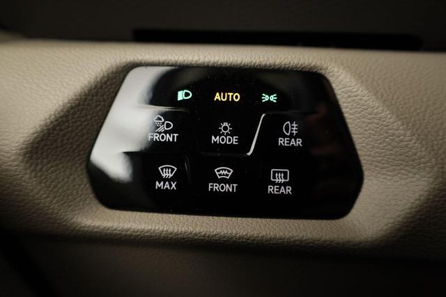 Volkswagen T7 Multivan eHybrid 4M Business, 7-Sitzer, AHK, IQ.Light, easyOpen, Navi, 5-J Garantie 