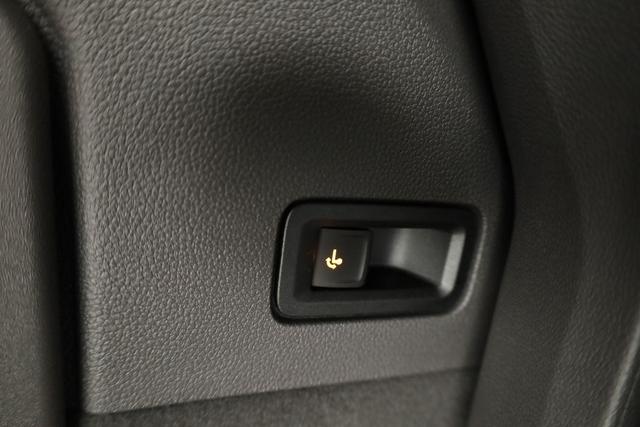 Volkswagen T7 Multivan eHybrid 4M Business, 7-Sitzer, AHK, IQ.Light, easyOpen, Navi, 5-J Garantie 