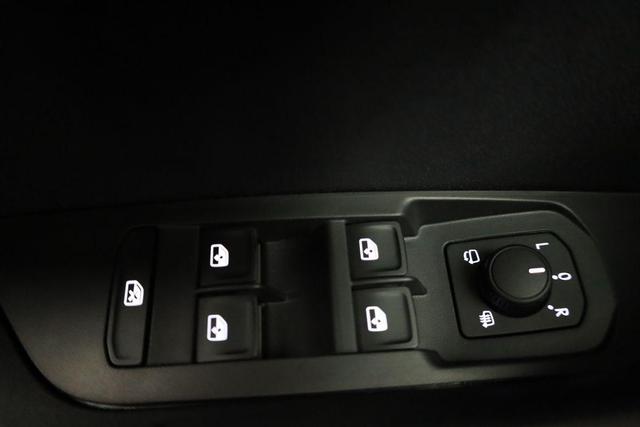 Skoda Karoq Sportline 1.5 TSI DSG Sportline, AHK, Navi, CANTON, Matrix, AreaView, Side, Kamera, el. Klappe, FS-beheizbar 