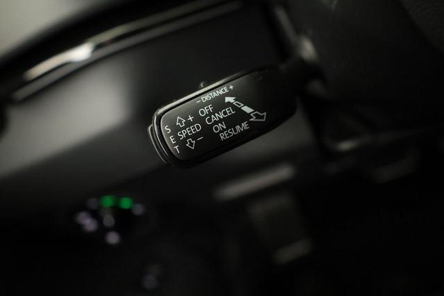 Skoda Karoq Sportline 1.5 TSI DSG Sportline, AHK, Navi, CANTON, Matrix, AreaView, Side, Kamera, el. Klappe, FS-beheizbar 