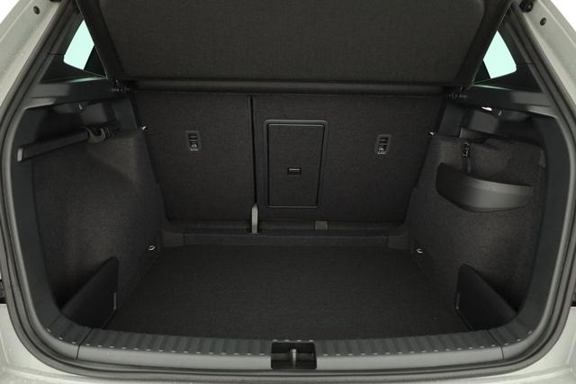 Skoda Karoq Sportline 1.5 TSI DSG Sportline, AHK, Navi, CANTON, Matrix, AreaView, Side, Kamera, el. Klappe, FS-beheizbar 