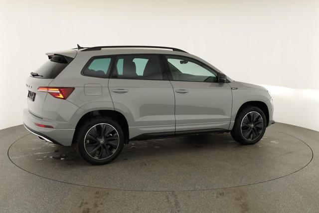 Skoda Karoq Sportline 1.5 TSI DSG Sportline, AHK, Navi, CANTON, Matrix, AreaView, Side, Kamera, el. Klappe, FS-beheizbar 