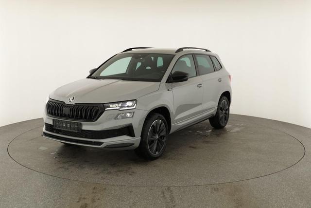Skoda Karoq Sportline 1.5 TSI DSG Sportline, AHK, Navi, CANTON, Matrix, AreaView, Side, Kamera, el. Klappe, FS-beheizbar 