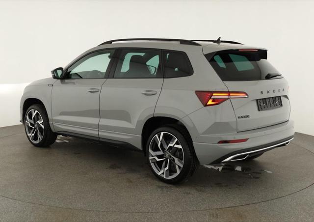 Skoda Karoq Sportline 1.5 TSI DSG Sportline, Pano, AHK, Navi, CANTON, Matrix, AreaView, Side, FS-beheizbar, 19-Zoll 