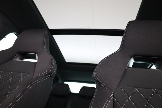 Skoda Karoq Sportline 1.5 TSI DSG Sportline, Pano, AHK, Navi, CANTON, Matrix, AreaView, Side, FS-beheizbar, 19-Zoll 