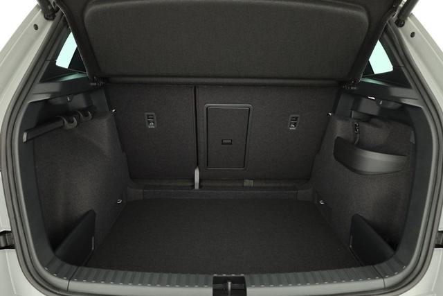 Skoda Karoq Sportline 1.5 TSI DSG Sportline, Pano, AHK, Navi, CANTON, Matrix, AreaView, Side, FS-beheizbar, 19-Zoll 