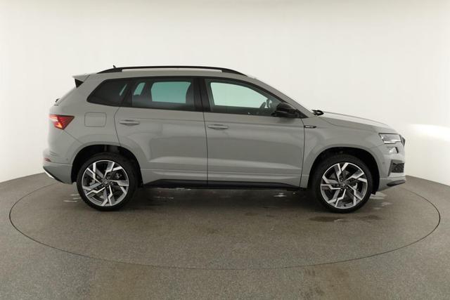 Skoda Karoq Sportline 1.5 TSI DSG Sportline, Pano, AHK, Navi, CANTON, Matrix, AreaView, Side, FS-beheizbar, 19-Zoll 