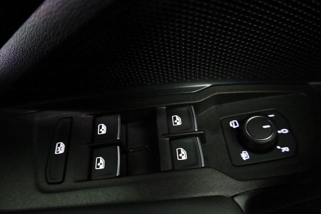 Volkswagen Tiguan 1.5 TSI eHybrid 200 kW R-Line Black, Pano, 20-Zoll, AHK, AreaView 