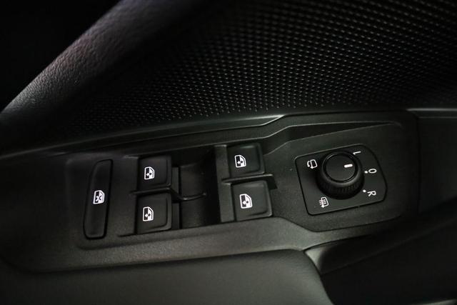 Volkswagen Tiguan 1.5 eTSI 110 kW Life DSG Life, AHK, easyOpen, Kamera, 5-J Garantie 