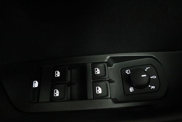 Skoda Karoq Sportline 1.5 TSI DSG Sportline, Pano, AHK, Navi, CANTON, Matrix, AreaView, Side, FS-beheizbar 