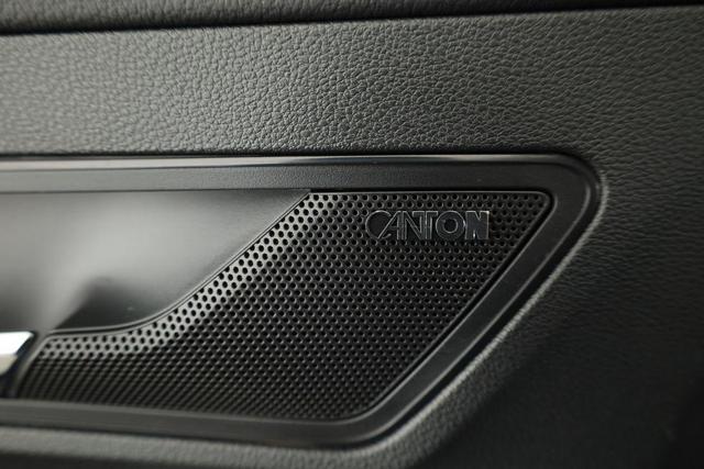 Skoda Karoq Sportline 1.5 TSI DSG Sportline, Pano, AHK, Navi, CANTON, Matrix, AreaView, Side, FS-beheizbar 