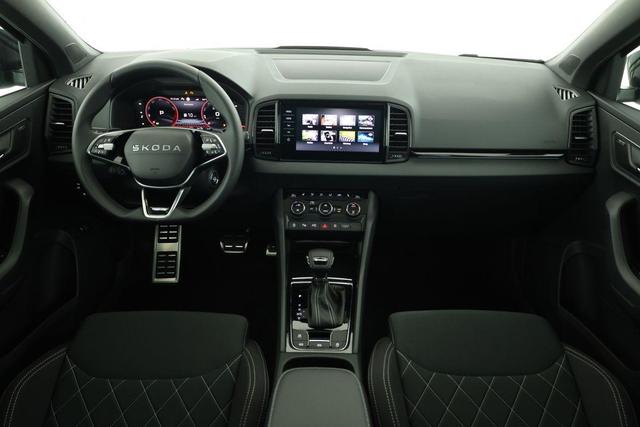 Skoda Karoq Sportline 1.5 TSI DSG Sportline, Pano, AHK, Navi, Matrix, AreaView, Side, FS-beheizbar, Winter, 19-Zoll 