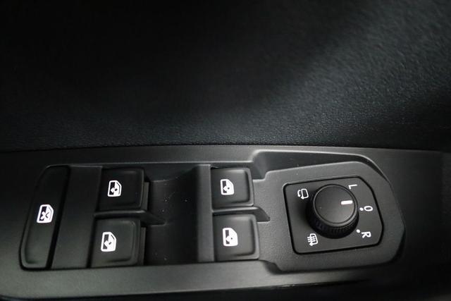 Skoda Karoq Sportline 1.5 TSI DSG Sportline, Pano, AHK, Navi, Matrix, AreaView, Side, FS-beheizbar, Winter, 19-Zoll 