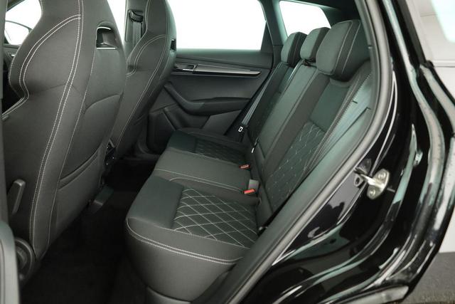 Skoda Karoq Sportline 1.5 TSI DSG Sportline, Pano, AHK, Navi, Matrix, AreaView, Side, FS-beheizbar, Winter, 19-Zoll 
