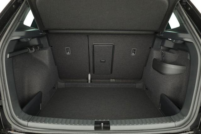 Skoda Karoq Sportline 1.5 TSI DSG Sportline, Pano, AHK, Navi, Matrix, AreaView, Side, FS-beheizbar, Winter, 19-Zoll 