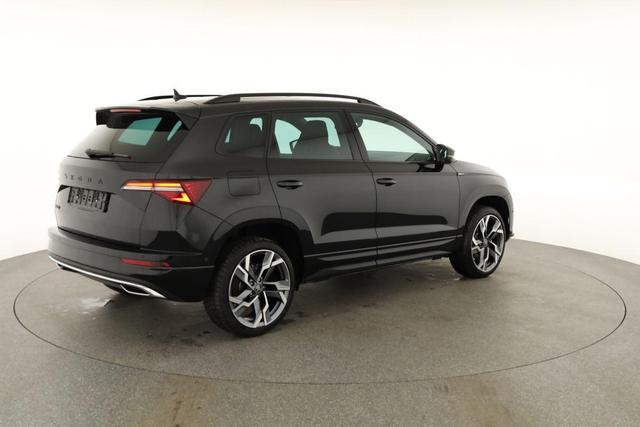 Skoda Karoq Sportline 1.5 TSI DSG Sportline, Pano, AHK, Navi, Matrix, AreaView, Side, FS-beheizbar, Winter, 19-Zoll 