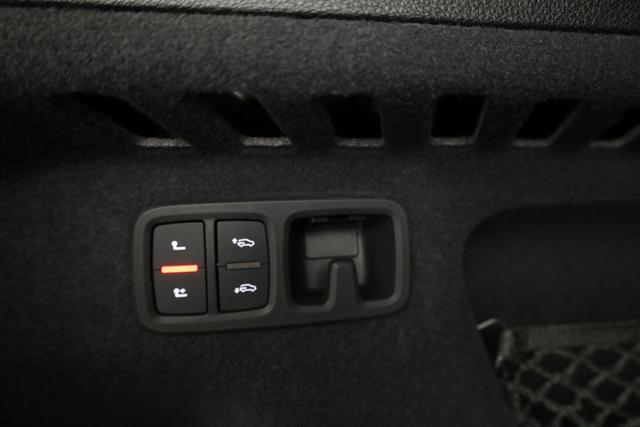 Audi Q8 50 TDI quattro qu S-LINE, Standheizung, HuD, Luft, Pano, B&O, 23-Zoll, AHK, Leder, AreaView, Optik schwarz 