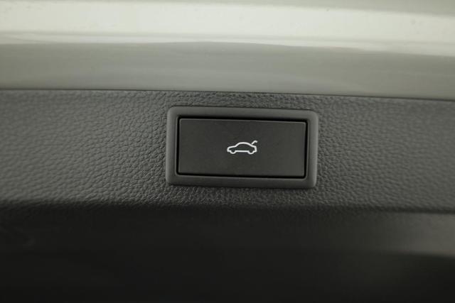 Skoda Karoq Sportline 4x4 2.0 TDI DSG Sportline, Pano, AHK, Navi, Matrix, AreaView, Side, Kamera, el. Klappe, FS-beheizbar, Winter 