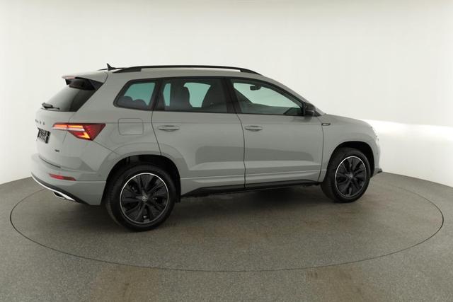 Skoda Karoq Sportline 4x4 2.0 TDI DSG Sportline, Pano, AHK, Navi, Matrix, AreaView, Side, Kamera, el. Klappe, FS-beheizbar, Winter 