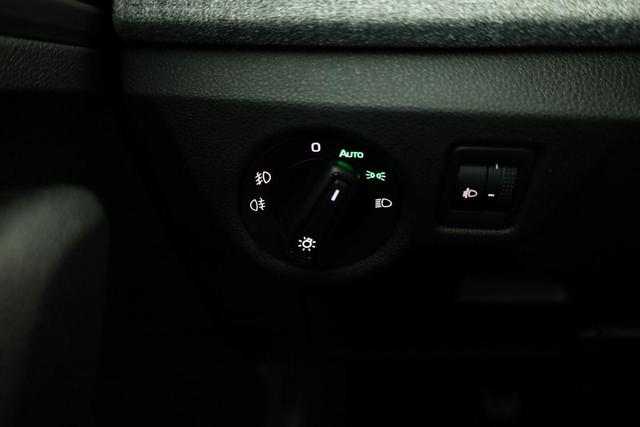 Skoda Kamiq Selection 1.0 TSI Selection, LED, Kamera, Ladeboden, Winter 